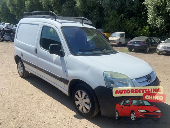 Peugeot Partner 1.9D Salvage vehicle (2005, White)