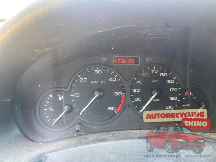 Peugeot Partner 1.9D Salvage vehicle (2005, White)