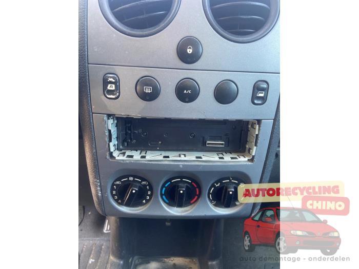 Peugeot Partner 1.9D Salvage vehicle (2005, White)