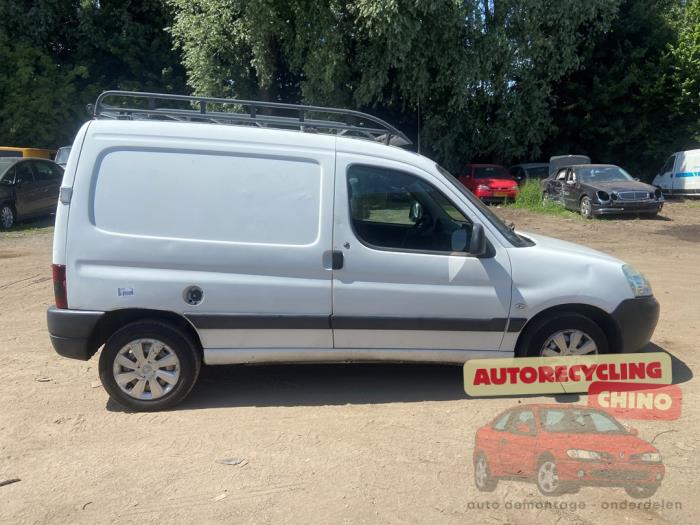 Peugeot Partner 1.9D Salvage vehicle (2005, White)