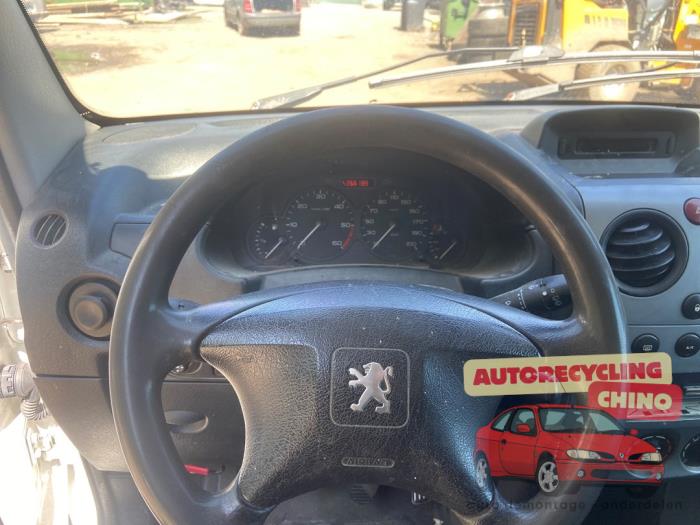 Peugeot Partner 1.9D Salvage vehicle (2005, White)