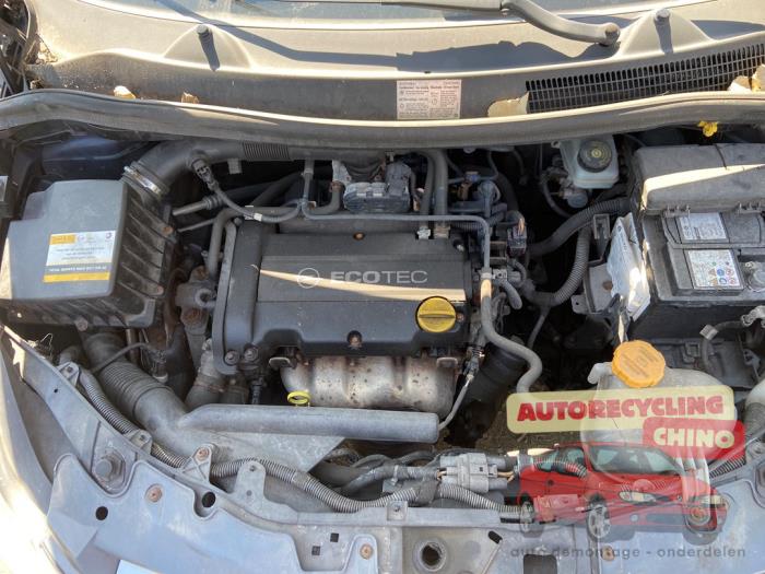 Opel Corsa D 1.4 16V Twinport Skrotfordon (2008, GRIJS)