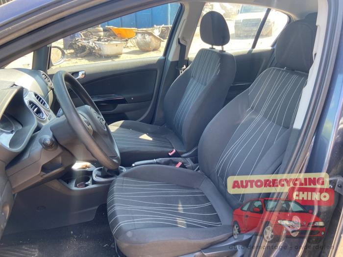 Opel Corsa D 1.4 16V Twinport Skrotfordon (2008, GRIJS)