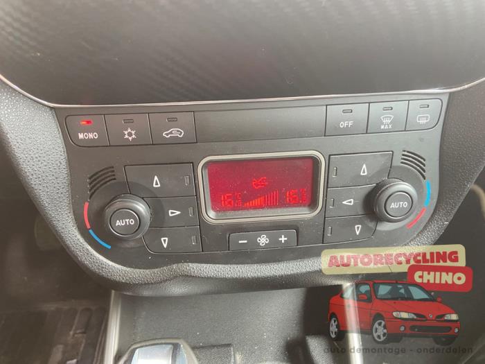 Alfa Romeo MiTo 1.4 16V Vehículo de desguace (2009, Negro)