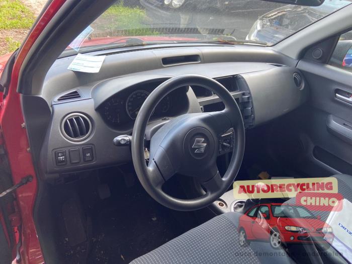 Suzuki Swift 1.3 VVT 16V Épave (2005, Rouge)
