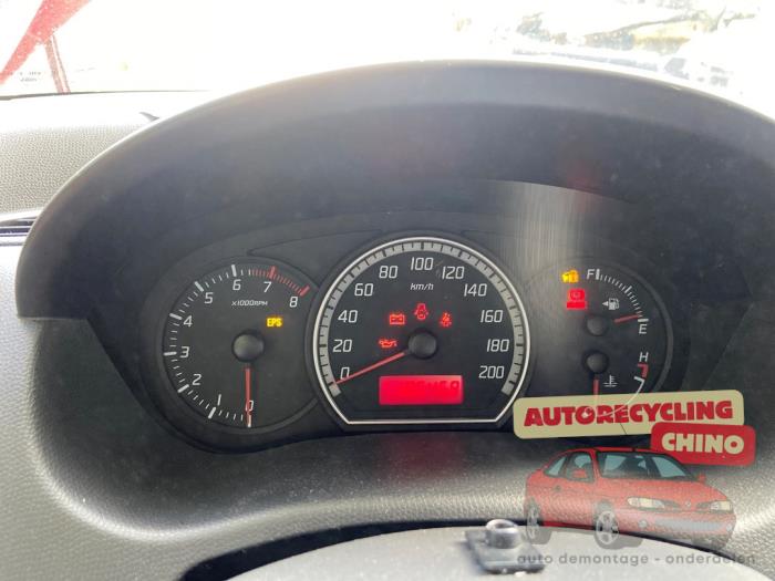 Suzuki Swift 1.3 VVT 16V Épave (2005, Rouge)