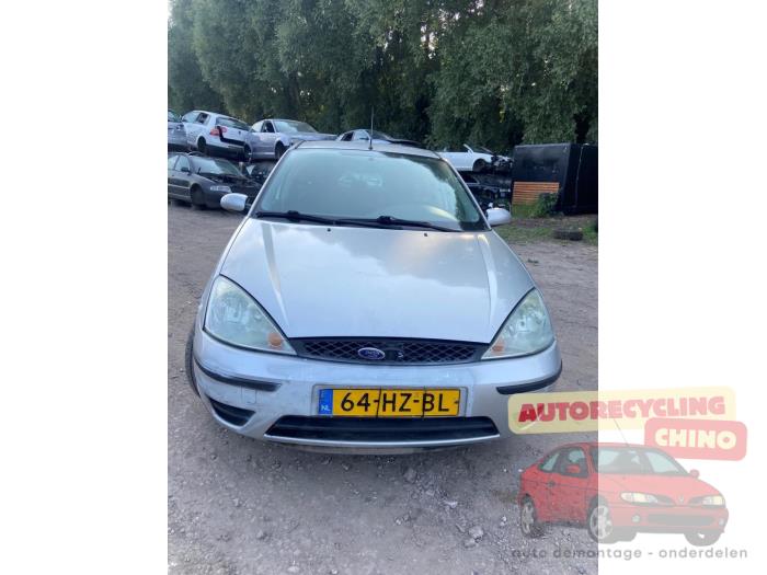 Ford Focus 1 1.6 16V Épave (2002, Gris)