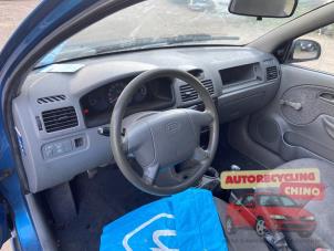 Kia Rio 1.3 Épave (2003, Bleu)