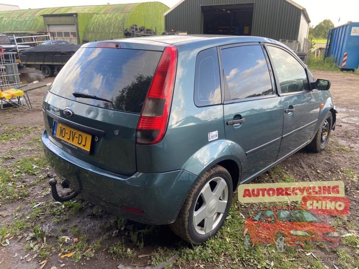 Ford Fiesta 5 1.4 16V Épave (2002, Vert)