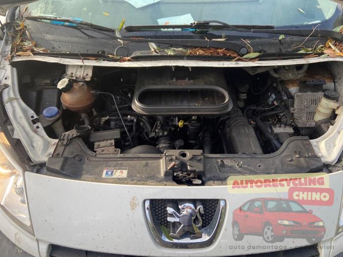 Peugeot Expert 2.0 HDi 120 Épave (2010, Blanc)