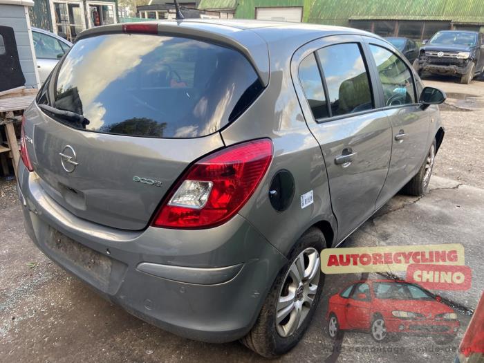 Opel Corsa D 1.3 CDTi 16V ecoFLEX Vehículo de desguace (2010, Marrón)