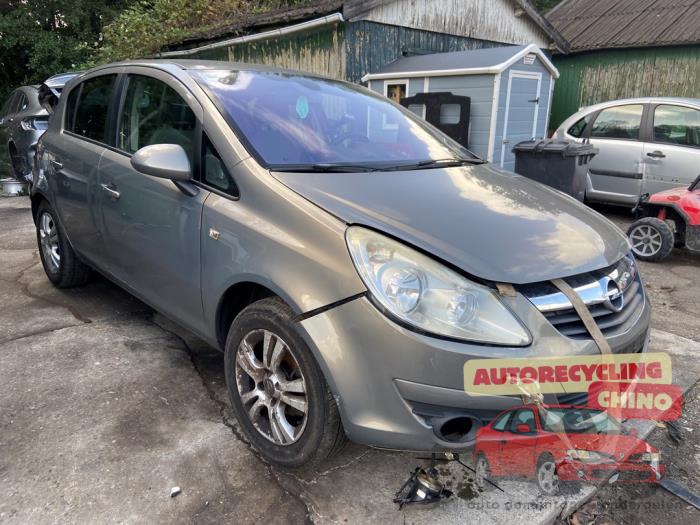 Opel Corsa D 1.3 CDTi 16V ecoFLEX Vehículo de desguace (2010, Marrón)