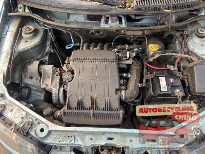 Fiat Punto II 1.2 16V Vehículo de desguace (2001, Azul)