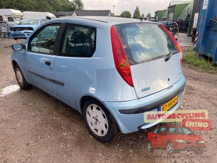 Fiat Punto II 1.2 16V Vehículo de desguace (2001, Azul)