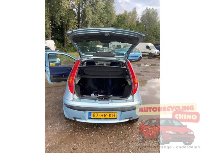 Fiat Punto II 1.2 16V Vehículo de desguace (2001, Azul)