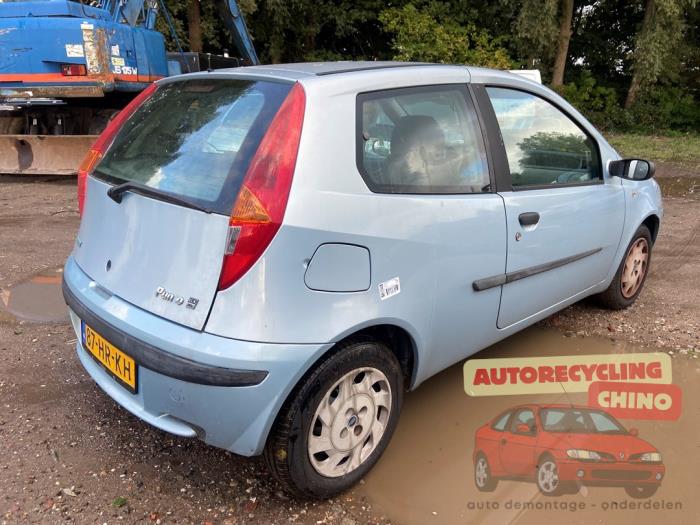 Fiat Punto II 1.2 16V Vehículo de desguace (2001, Azul)