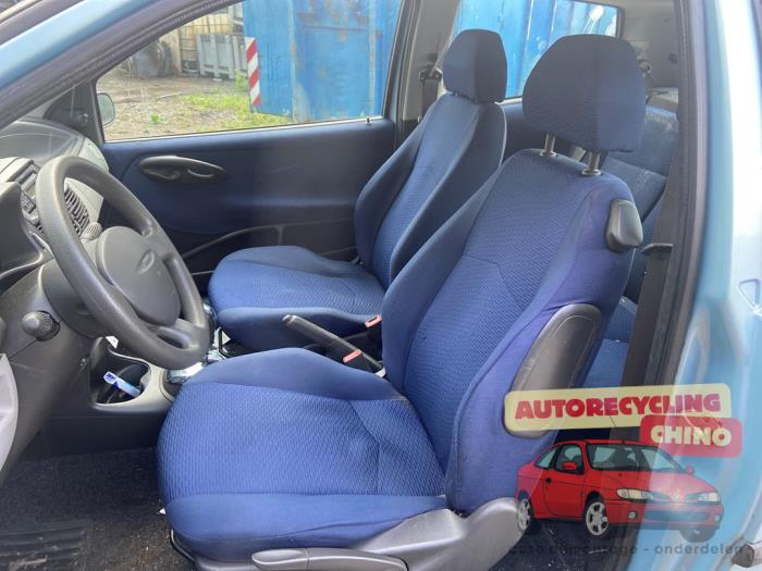 Fiat Punto II 1.2 16V Vehículo de desguace (2001, Azul)