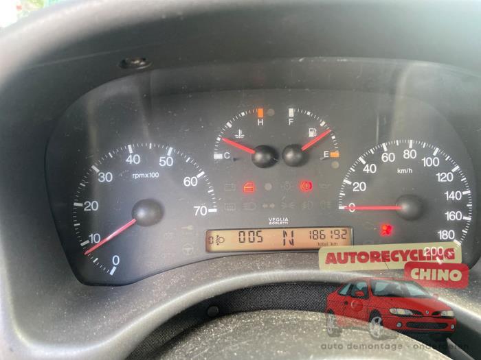 Fiat Punto II 1.2 16V Vehículo de desguace (2001, Azul)