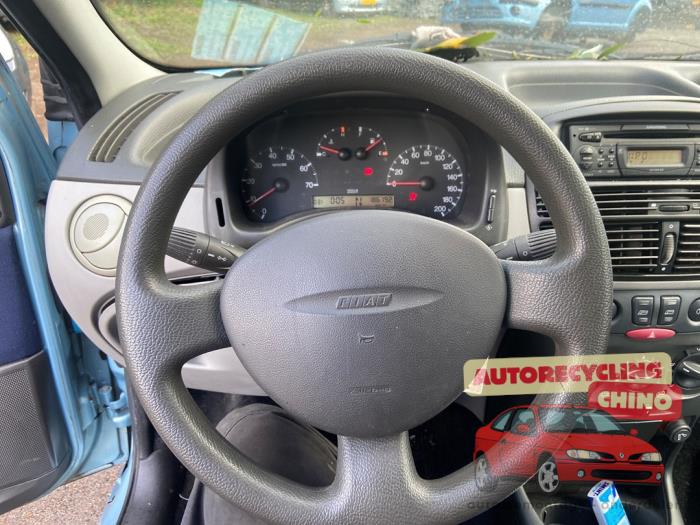 Fiat Punto II 1.2 16V Vehículo de desguace (2001, Azul)