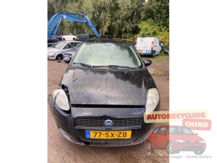 Fiat Grande Punto 1.4 Schrottauto (2006, Schwarz)
