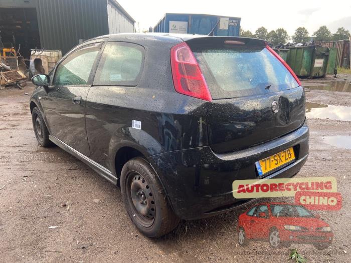 Fiat Grande Punto 1.4 Schrottauto (2006, Schwarz)