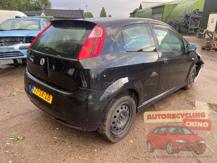 Fiat Grande Punto 1.4 Schrottauto (2006, Schwarz)