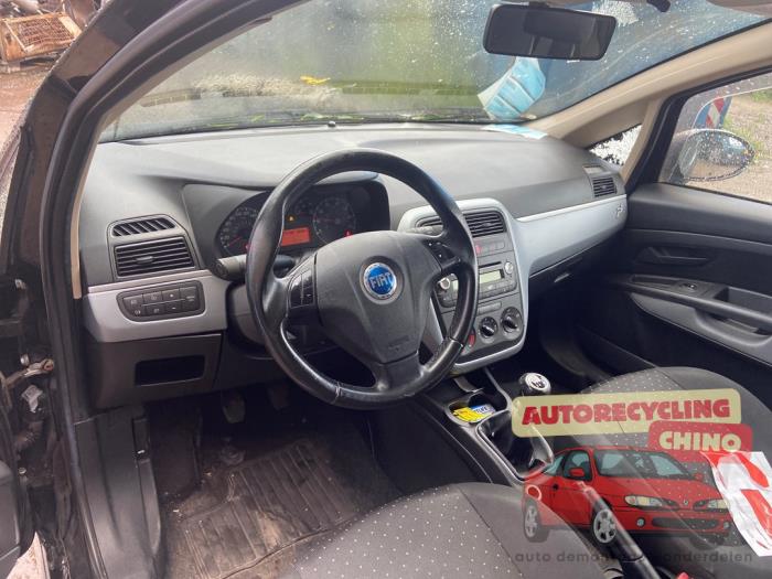 Fiat Grande Punto 1.4 Schrottauto (2006, Schwarz)