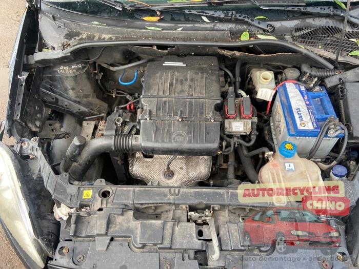 Fiat Grande Punto 1.4 Schrottauto (2006, Schwarz)