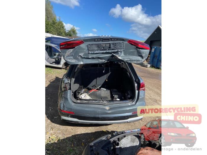 Audi Q3 Sportback 1.5 35 TFSI 16V Mild Hybrid Épave (2020, Gris)