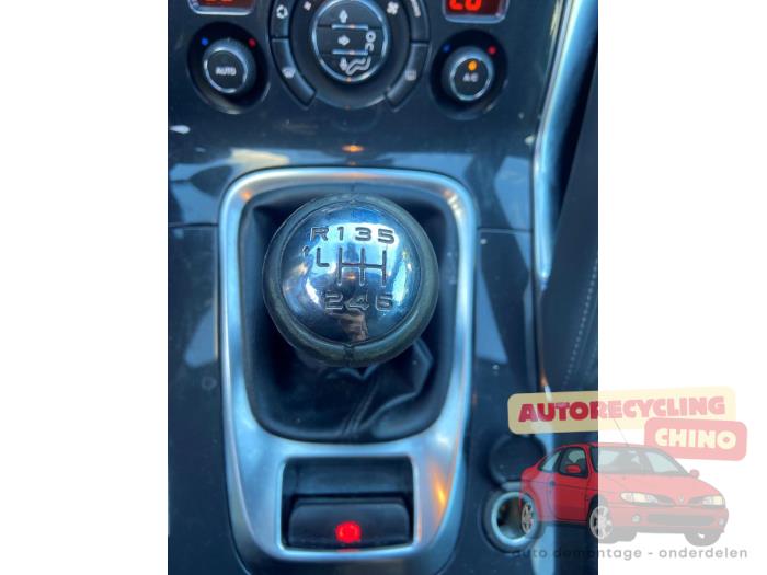 Peugeot 3008 I 1.6 16V THP 155 Schrottauto (2011, Grau)