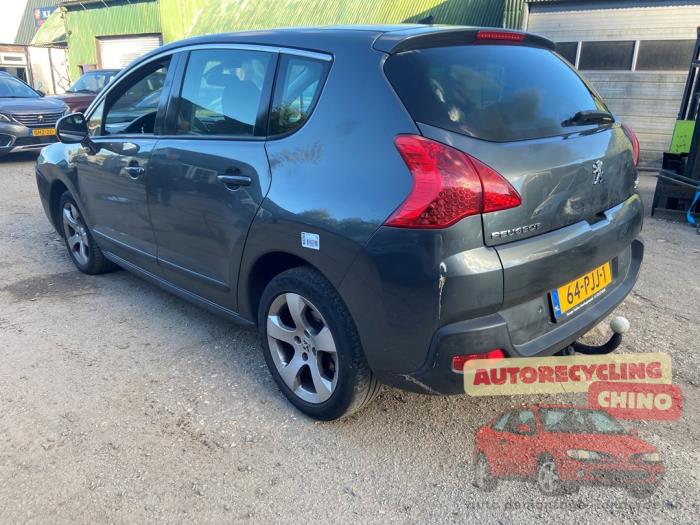 Peugeot 3008 I 1.6 16V THP 155 Schrottauto (2011, Grau)