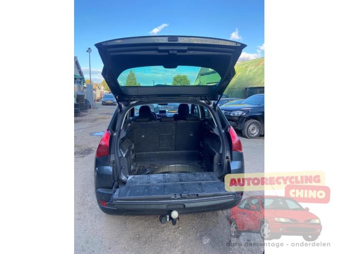 Peugeot 3008 I 1.6 16V THP 155 Schrottauto (2011, Grau)
