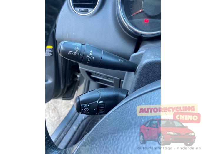Peugeot 3008 I 1.6 16V THP 155 Schrottauto (2011, Grau)