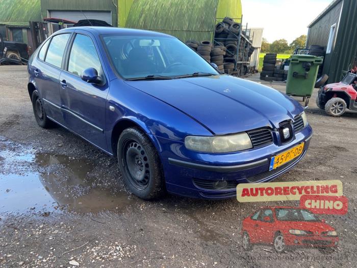 Seat Leon 1.6 16V Samochód złomowany (2004, Niebieski)