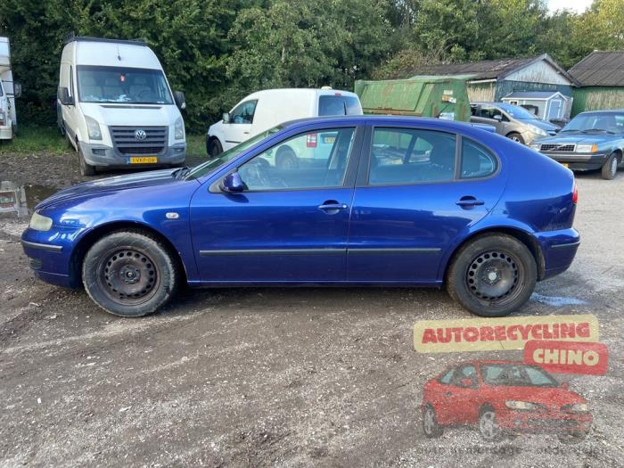 Seat Leon 1.6 16V Samochód złomowany (2004, Niebieski)