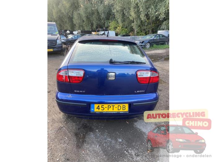 Seat Leon 1.6 16V Samochód złomowany (2004, Niebieski)