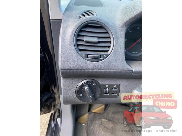 Volkswagen Caddy III 2.0 SDI Skrotfordon (2005, ZWART)