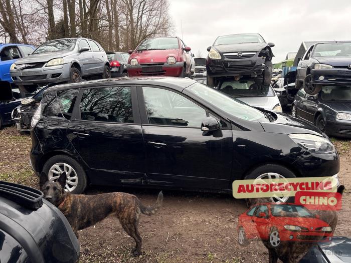Renault Scénic III 1.2 16V TCe 115 Energy Épave (2015, Noir)
