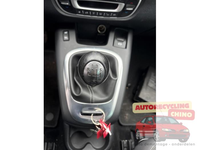 Renault Scénic III 1.2 16V TCe 115 Energy Épave (2015, Noir)