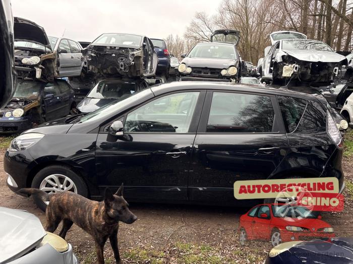 Renault Scénic III 1.2 16V TCe 115 Energy Épave (2015, Noir)