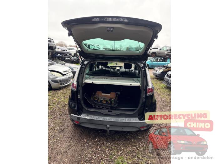 Renault Scénic III 1.2 16V TCe 115 Energy Épave (2015, Noir)