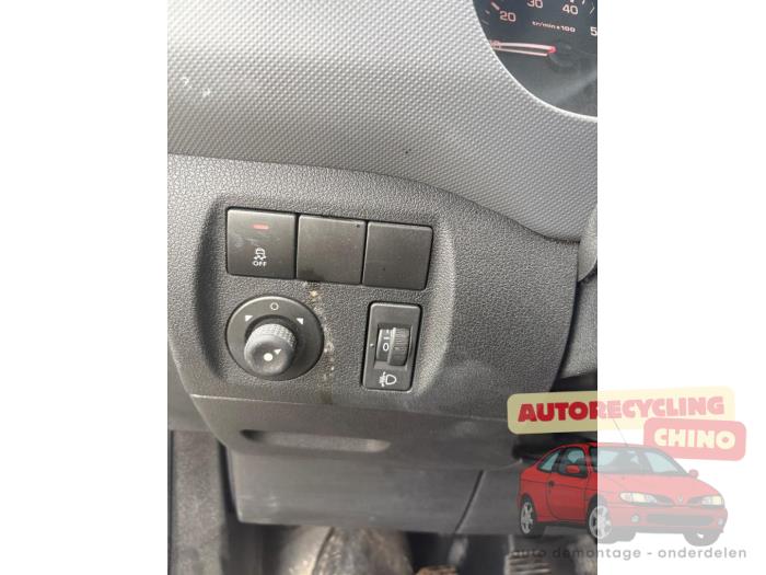 Citroen Berlingo 1.6 BlueHDI 75 Samochód złomowany (2018, Bialy)
