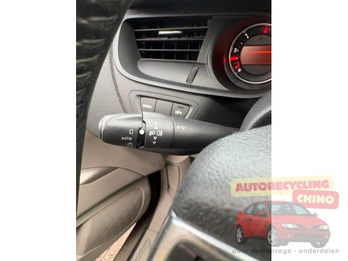 Citroen C5 III Berline 1.6 16V THP 155 Épave (2010, Beige)