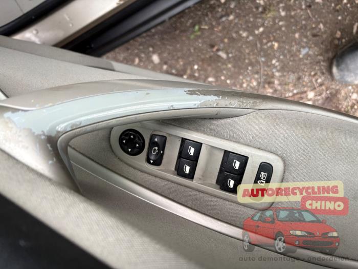 Citroen C5 III Berline 1.6 16V THP 155 Épave (2010, Beige)