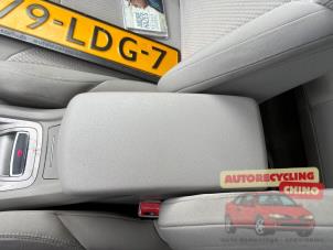 Citroen C5 III Berline 1.6 16V THP 155 Épave (2010, Beige)