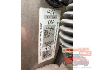 Citroen C5 III Berline 1.6 16V THP 155 Épave (2010, Beige)