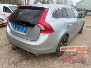 Volvo V60 I 2.4 D6 20V Plug-in Hybrid AWD Schrottauto (2013, Grau)