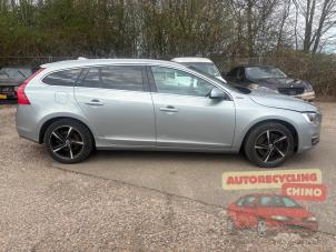 Volvo V60 I 2.4 D6 20V Plug-in Hybrid AWD Schrottauto (2013, Grau)