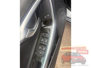 Volvo V60 I 2.4 D6 20V Plug-in Hybrid AWD Schrottauto (2013, Grau)
