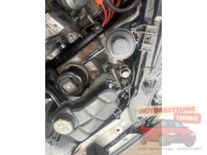 Volvo V60 I 2.4 D6 20V Plug-in Hybrid AWD Schrottauto (2013, Grau)